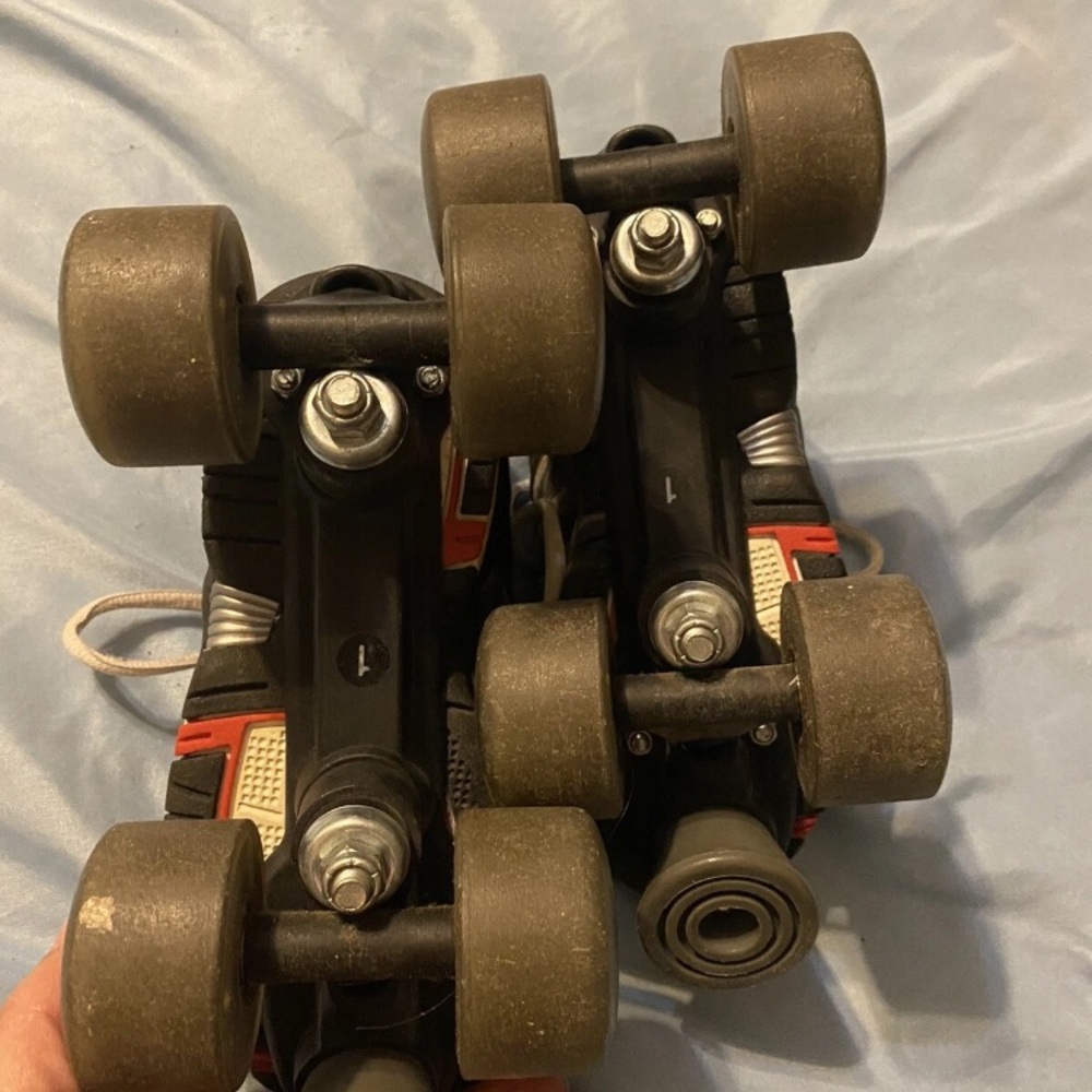 coasters kids rollerskates size one - Picture 5 of 8